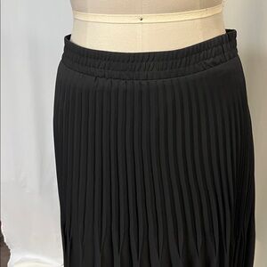 Max Studio Charcoal Black Trousers